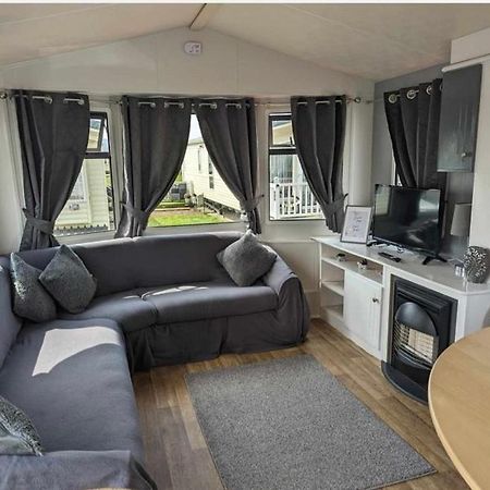 The Winchester Golden Gate Towyn Kinmel Bay Bagian luar foto