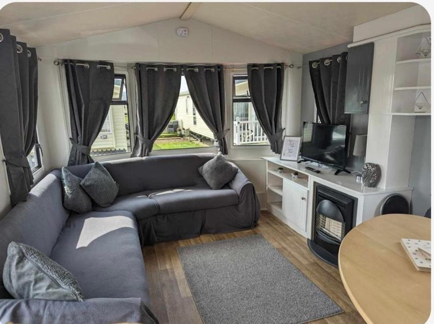 The Winchester Golden Gate Towyn Kinmel Bay Bagian luar foto